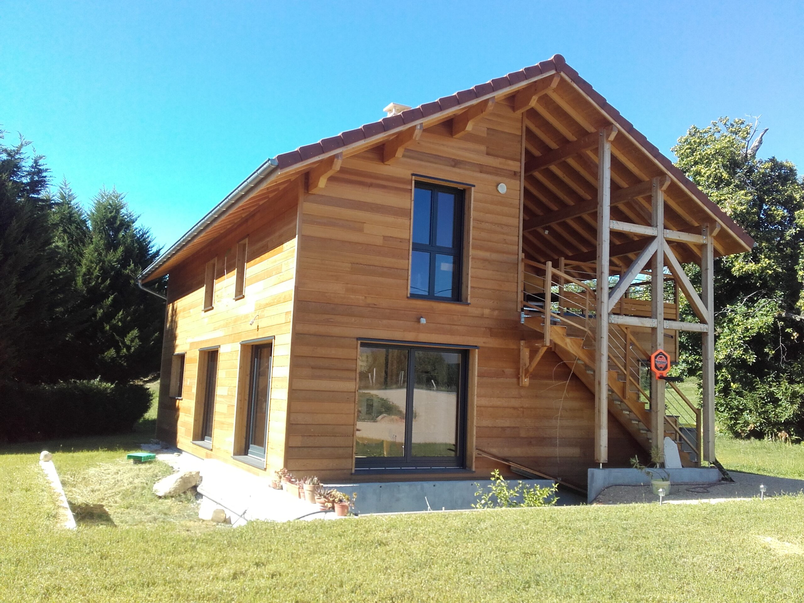 Maison Ossature Bois en Isère, par CMCD, spécialite de la construction de maisons et charpentes du Dauphiné