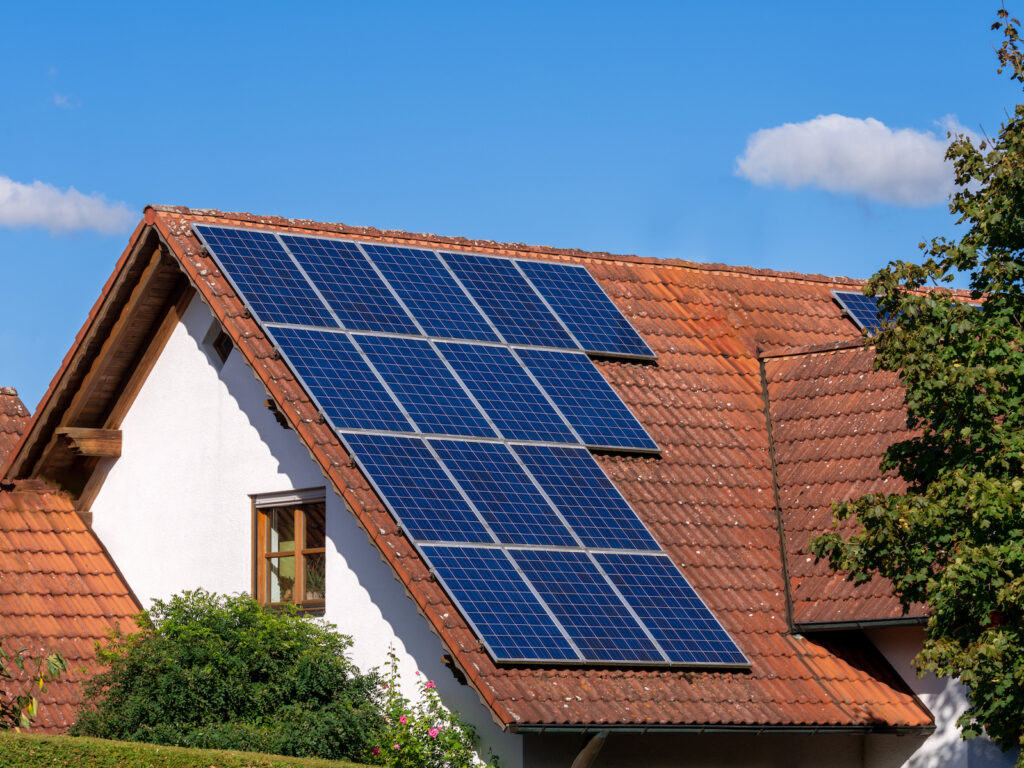 Panneaux photovoltaïques Chambéry - CMCD Saint-Ondras, construction de maison